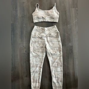 Alphalete Athletics women’s workout set!